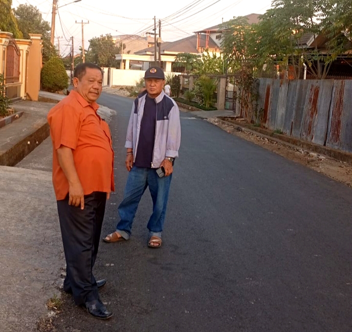 Anggota DPRD Makassar Yulius Kawal Pembangunan Jalan Lanraki, Soroti Mutu Pekerjaan dan Pengawasan