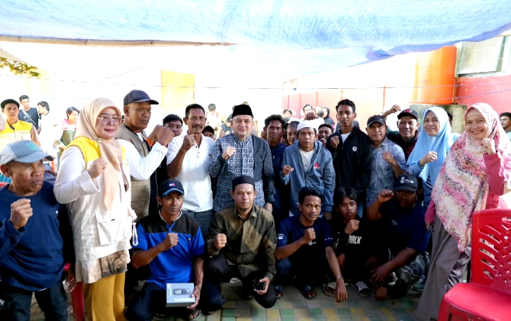 Appi Bawa Bantuan GPS untuk Nelayan di Pulau Lumu-lumu, Siapkan Air Bersih hingga Fasilitas Pendidikan