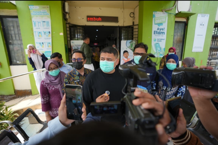 Temukan Area Belakang Puskesmas Kumuh, Appi Perintahkan Segera Dibenahi